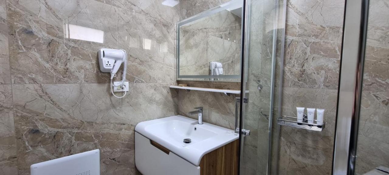 Aaa Apartment Μπεράτ Εξωτερικό φωτογραφία